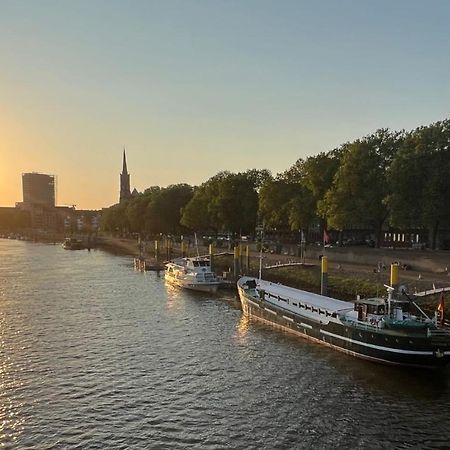 Kuestenmotorschiff Aventura Бремен Екстер'єр фото